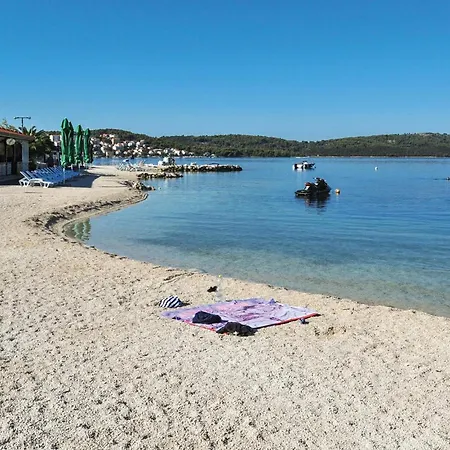 1 Bedroom Gorgeous In Okrug Donji